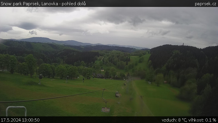 Snow park Paprsek - Lanovka - pohled dolů - 17.5.2024 v 13:00