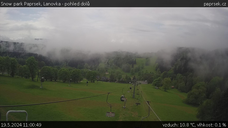 Snow park Paprsek - Lanovka - pohled dolů - 19.5.2024 v 11:00