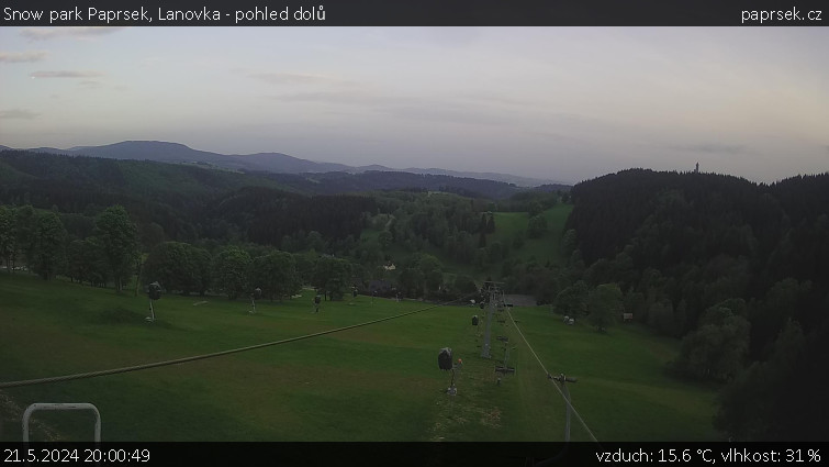 Snow park Paprsek - Lanovka - pohled dolů - 21.5.2024 v 20:00