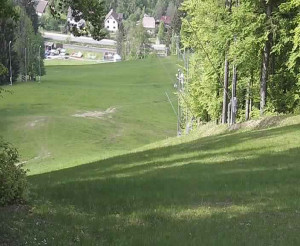 Skiareál Karolinka  - Prostřední část sjezdovky a snowpark - 5.5.2024 v 16:02