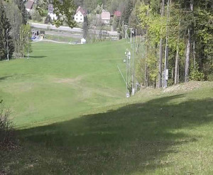 Skiareál Karolinka  - Prostřední část sjezdovky a snowpark - 18.4.2024 v 14:02