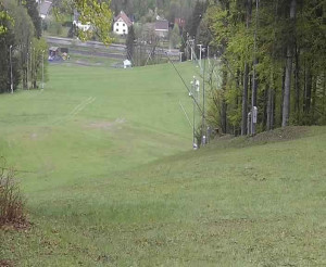 Skiareál Karolinka  - Prostřední část sjezdovky a snowpark - 20.4.2024 v 10:32