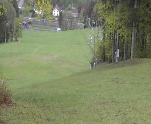 Skiareál Karolinka  - Prostřední část sjezdovky a snowpark - 20.4.2024 v 12:02