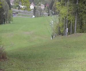 Skiareál Karolinka  - Prostřední část sjezdovky a snowpark - 20.4.2024 v 14:02