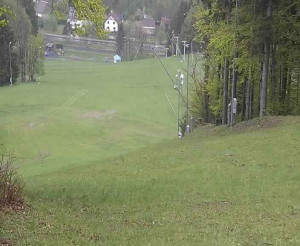 Skiareál Karolinka  - Prostřední část sjezdovky a snowpark - 20.4.2024 v 15:02
