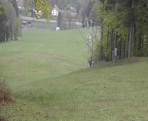 Skiareál Karolinka  - Prostřední část sjezdovky a snowpark - 25.4.2024 v 09:32