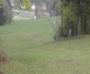Skiareál Karolinka  - Prostřední část sjezdovky a snowpark - 25.4.2024 v 11:02