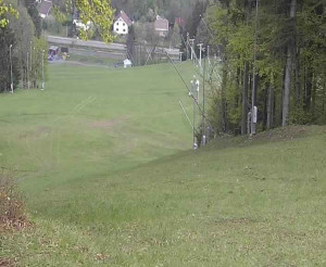 Skiareál Karolinka  - Prostřední část sjezdovky a snowpark - 25.4.2024 v 11:32