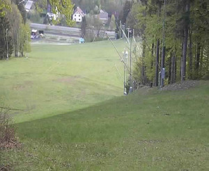 Skiareál Karolinka  - Prostřední část sjezdovky a snowpark - 27.4.2024 v 06:02