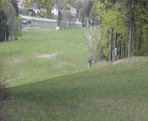 Skiareál Karolinka  - Prostřední část sjezdovky a snowpark - 27.4.2024 v 16:02