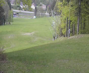 Skiareál Karolinka  - Prostřední část sjezdovky a snowpark - 27.4.2024 v 17:02