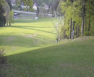 Skiareál Karolinka  - Prostřední část sjezdovky a snowpark - 27.4.2024 v 18:32