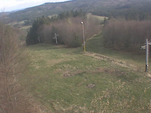 Skiareál Troják - Kamera na svahu B, pohled od chaty - 29.3.2024 v 15:30