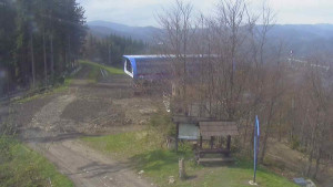 Skiareál Bílá - Lanovka - výstupní stanice - 23.4.2024 v 12:00