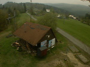 Skiareál Troják - Kamera na svahu B, horní stanice - 24.4.2024 v 09:00