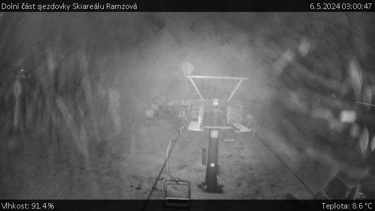 Skiarena R3 Ramzová - Dolní část sjezdovky Skiareálu Ramzová - 6.5.2024 v 03:00