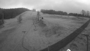 Snow park Paprsek - Lanovka - pohled nahoru - 26.4.2024 v 05:00