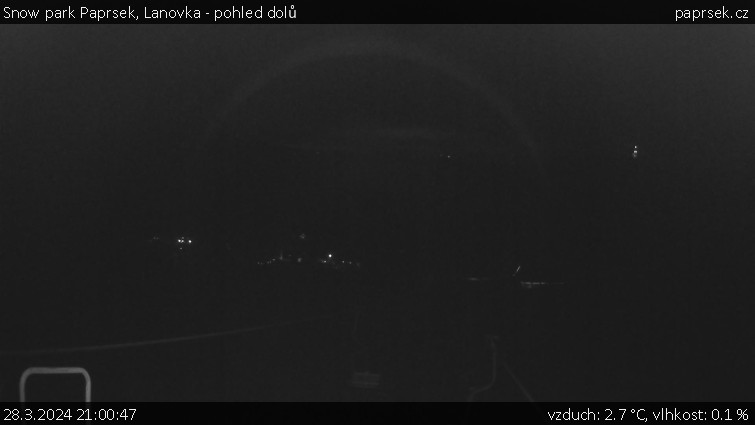 Snow park Paprsek - Lanovka - pohled dolů - 28.3.2024 v 21:00