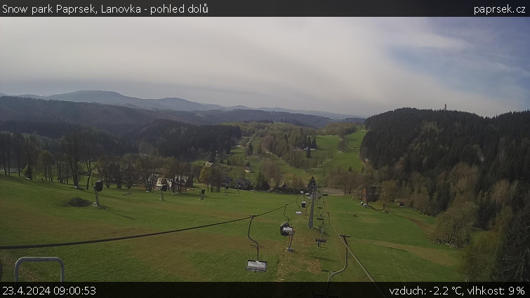Snow park Paprsek - Lanovka - pohled dolů - 23.4.2024 v 09:00