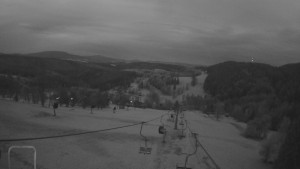 Snow park Paprsek - Lanovka - pohled dolů - 23.4.2024 v 20:30