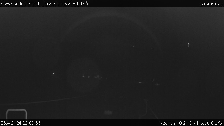Snow park Paprsek - Lanovka - pohled dolů - 25.4.2024 v 22:00