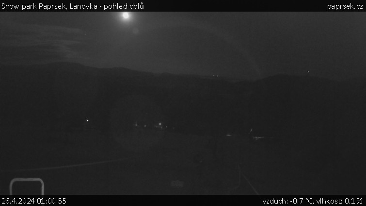 Snow park Paprsek - Lanovka - pohled dolů - 26.4.2024 v 01:00