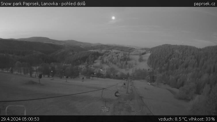 Snow park Paprsek - Lanovka - pohled dolů - 29.4.2024 v 05:00