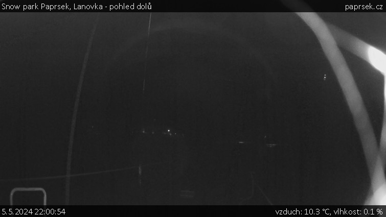 Snow park Paprsek - Lanovka - pohled dolů - 5.5.2024 v 22:00