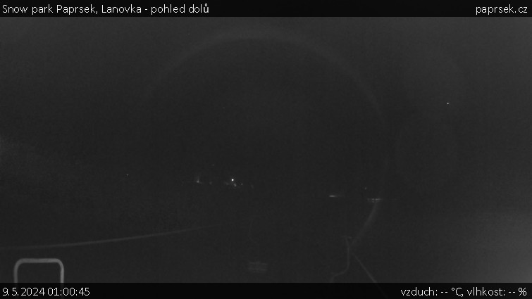 Snow park Paprsek - Lanovka - pohled dolů - 9.5.2024 v 01:00