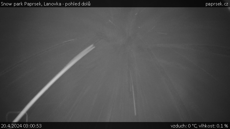 Snow park Paprsek - Lanovka - pohled dolů - 20.4.2024 v 03:00