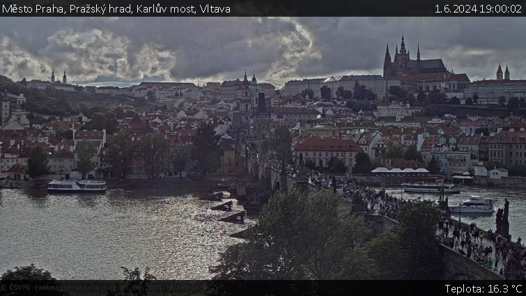 Město Praha - Pražský hrad, Karlův most, Vltava - 1.6.2024 v 19:00