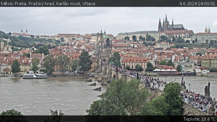 Město Praha - Pražský hrad, Karlův most, Vltava - 4.6.2024 v 14:00