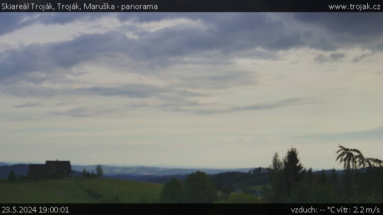 Skiareál Troják - Troják, Maruška - panorama - 23.5.2024 v 19:00