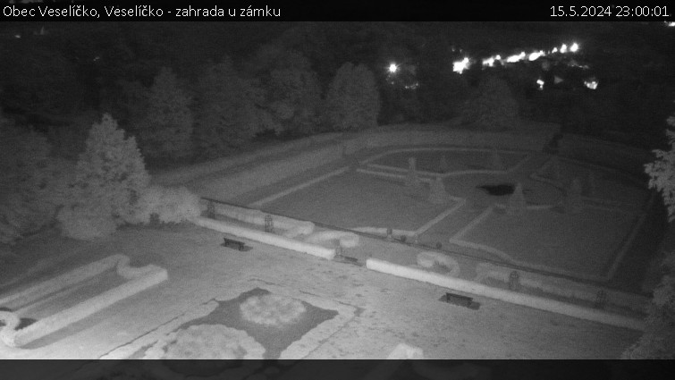 Obec Veselíčko - Veselíčko - zahrada u zámku - 15.5.2024 v 23:00