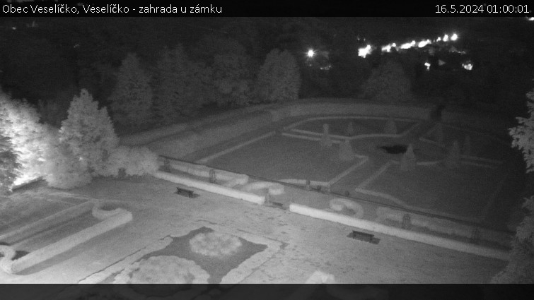 Obec Veselíčko - Veselíčko - zahrada u zámku - 16.5.2024 v 01:00