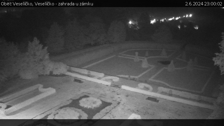 Obec Veselíčko - Veselíčko - zahrada u zámku - 2.6.2024 v 23:00