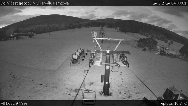 Skiarena R3 Ramzová - Dolní část sjezdovky Skiareálu Ramzová - 24.5.2024 v 04:00