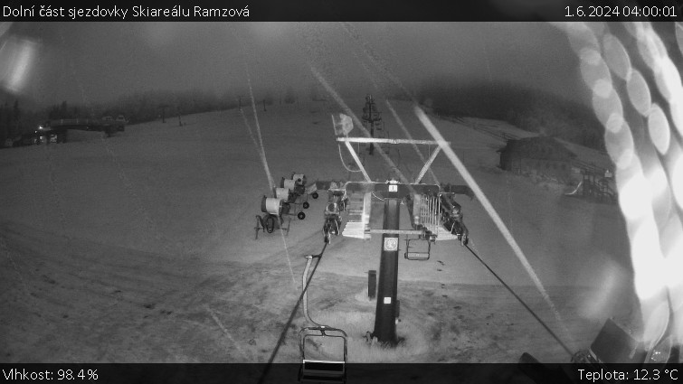 Skiarena R3 Ramzová - Dolní část sjezdovky Skiareálu Ramzová - 1.6.2024 v 04:00