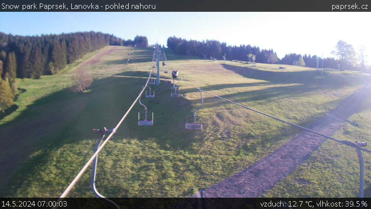 Snow park Paprsek - Lanovka - pohled nahoru - 14.5.2024 v 07:00