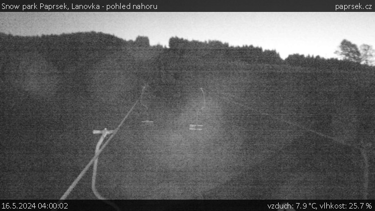 Snow park Paprsek - Lanovka - pohled nahoru - 16.5.2024 v 04:00