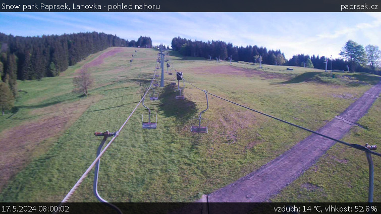 Snow park Paprsek - Lanovka - pohled nahoru - 17.5.2024 v 08:00