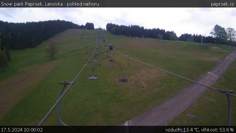 Snow park Paprsek - Lanovka - pohled nahoru - 17.5.2024 v 10:00