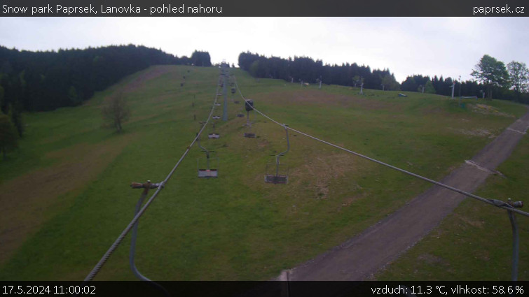 Snow park Paprsek - Lanovka - pohled nahoru - 17.5.2024 v 11:00