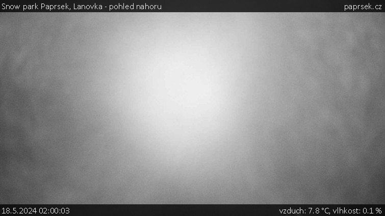 Snow park Paprsek - Lanovka - pohled nahoru - 18.5.2024 v 02:00