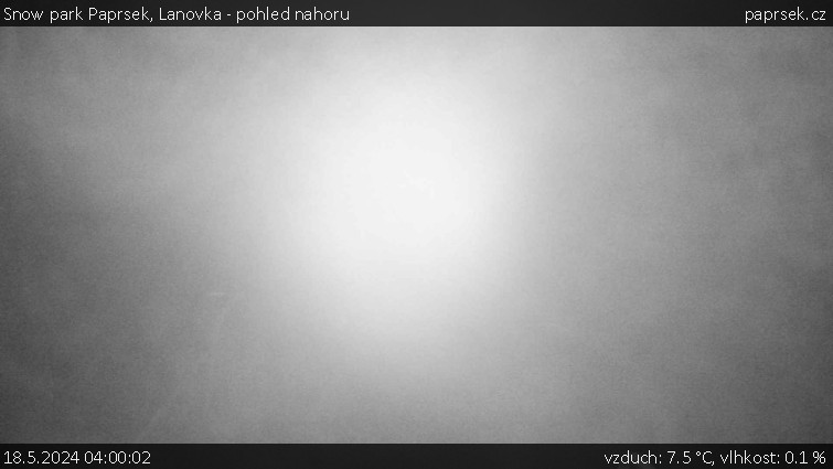 Snow park Paprsek - Lanovka - pohled nahoru - 18.5.2024 v 04:00