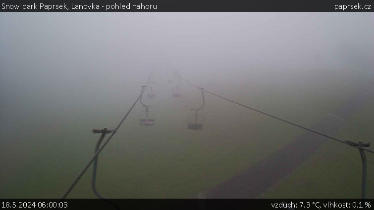 Snow park Paprsek - Lanovka - pohled nahoru - 18.5.2024 v 06:00