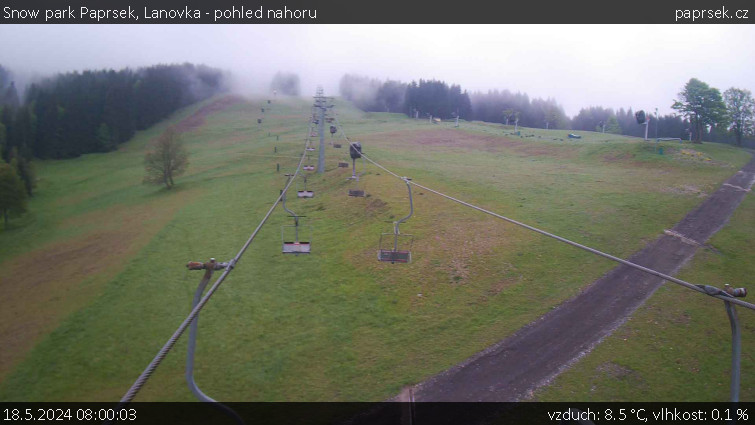 Snow park Paprsek - Lanovka - pohled nahoru - 18.5.2024 v 08:00