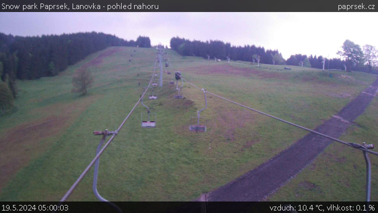 Snow park Paprsek - Lanovka - pohled nahoru - 19.5.2024 v 05:00