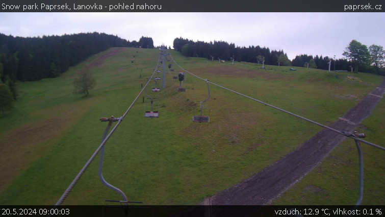 Snow park Paprsek - Lanovka - pohled nahoru - 20.5.2024 v 09:00