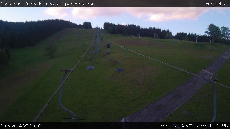 Snow park Paprsek - Lanovka - pohled nahoru - 20.5.2024 v 20:00